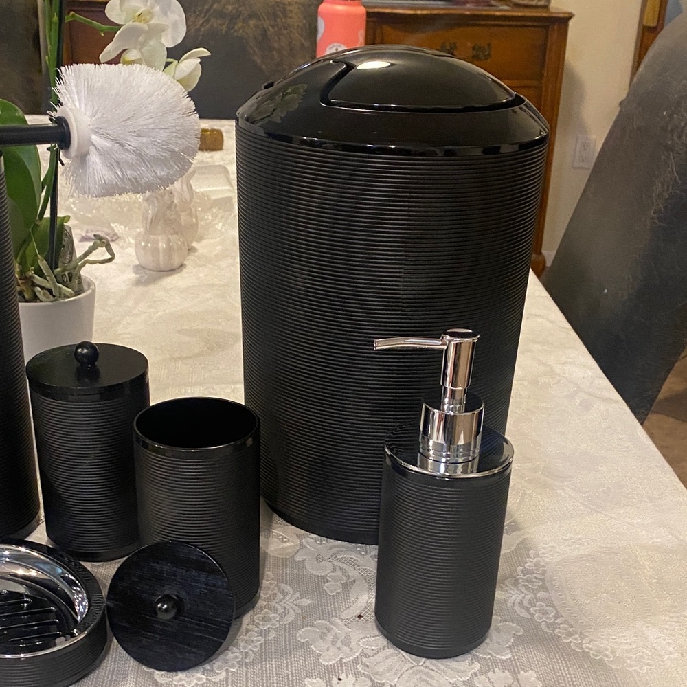 New Black Bathroom Accessories 9 piece Set - Picture 4 of 4
